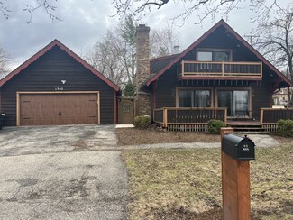 1302 Clayton Marsh Dr, Lake In the Hills, IL 60156