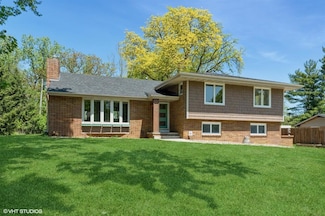 7805 Marilyn Dr, Windsor Heights, IA 50324