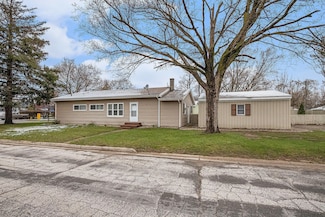 903 Maple St, Three Rivers, MI 49093