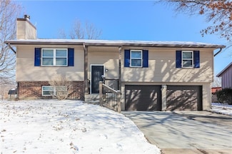 908 Hillcrest St, Pleasant Hill, MO 64080