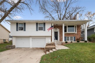 227 Sussex Dr NE, Cedar Rapids, IA 52402