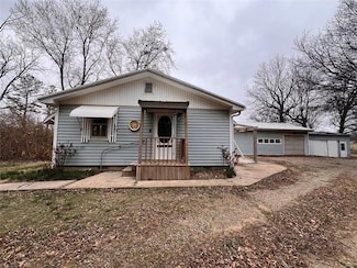 11016 Xavier Rd, Oswego, KS 67356