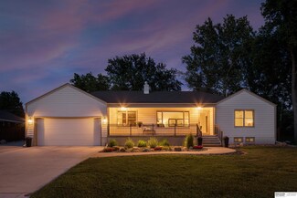 915 S 86th St, Omaha, NE 68114