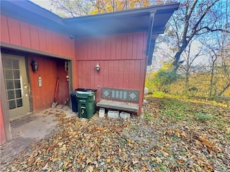 54 Summit Dr, Holiday Island, AR 72631