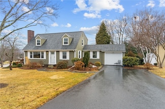 261 Glen Hills Dr, Cranston, RI 02920
