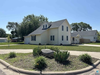 426 W 3rd St, Miller, SD 57362