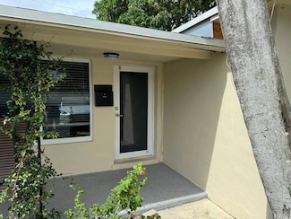903 NE 7th St, Hallandale Beach, FL 33009