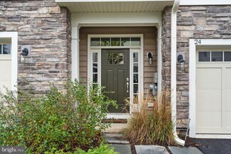 24 Treyburn Dr, Paoli, PA 19301