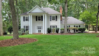 9424 Whitethorn Dr, Charlotte, NC 28277