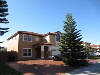 19952 NW 86th Ct, Hialeah, FL 33015