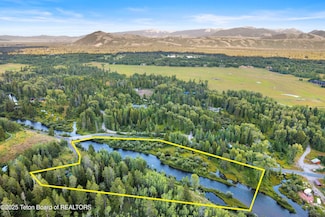 2945 Hunt Ln, Wilson, WY 83014