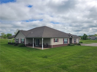 422 Stewart Ln Unit 4B, Grove City, PA 16127