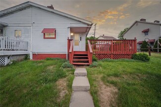 24 Maple St, Muse, PA 15350