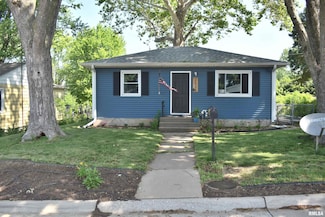 2538 Cody St, Bettendorf, IA 52722