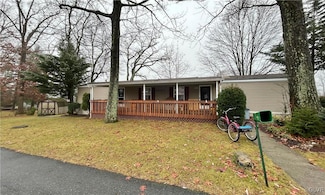 2427 Royal Oak Ln, Bath, PA 18014