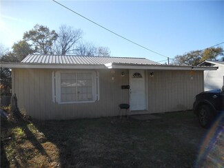 306 6th St, Logansport, LA 71049