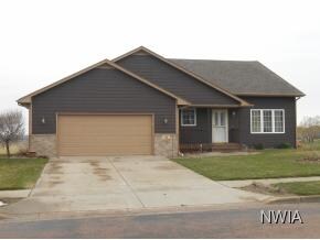 1307 Saint Andrews Ln, Elk Point, SD 57025