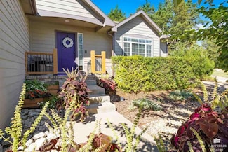 1629 Fishermans Ln, Manhattan, KS 66503