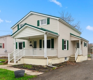 624 S Darby Rd, Hermitage, PA 16148