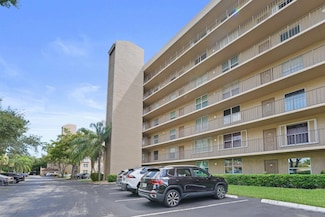 4550 NW 18th Ave Unit 301, Pompano Beach, FL 33064