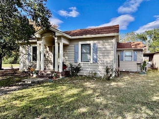 406 W Broadway St, Marietta, OK 73448