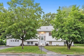 27 Dupont Cir, Leominster, MA 01453