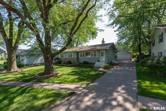 605 12th St, Silvis, IL 61282