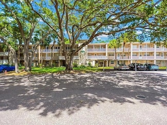 821 Patricia Ave Unit 202, Dunedin, FL 34698