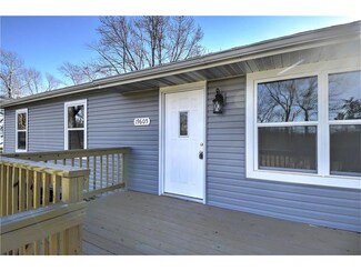 19605 E Lippert Ln, Independence, MO 64056