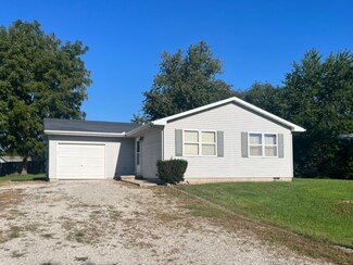 807 Country View Dr, Philo, IL 61864