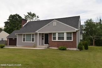 61 Spruce St, Mountain Top, PA 18707