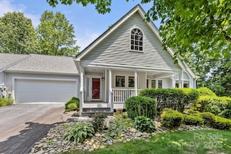 123 Carriage Walk Ln, Hendersonville, NC 28791