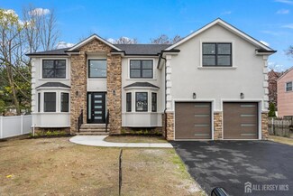 23 Redwood Ave, Edison, NJ 08817