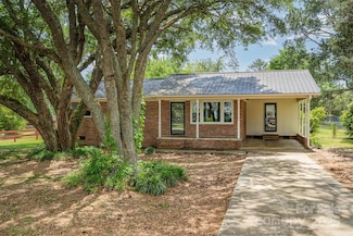 102 Erwin St, Chester, SC 29706