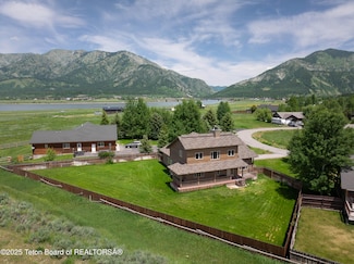 708 Palisades Ln, Alpine, WY 83128