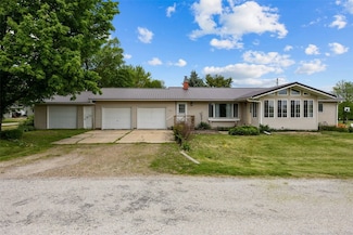401 Dicken St, Olin, IA 52320