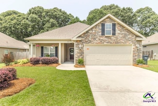 202 Amherst St, Kathleen, GA 31047