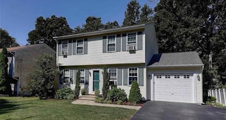 8 Meadow Sweet Trail, Saunderstown, RI 02874