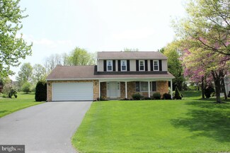 13 Merion Ln, Hummelstown, PA 17036