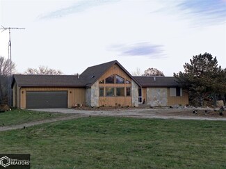 3352 175th St, Wever, IA 52658