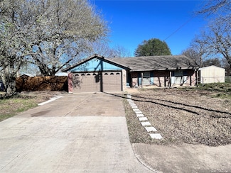 726 N Cummings Dr, Alvarado, TX 76009