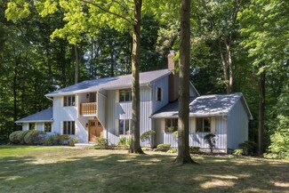 5476 Pepperwood Cir, Erie, PA 16506