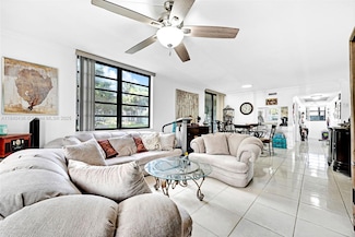 1101 Colony Point Cir Unit 123, Pembroke Pines, FL 33026