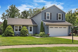 7 Kensington Ct, Streamwood, IL 60107