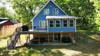 22 Cedar Ln S, Putnam, IL 61560