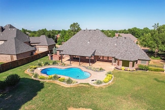 18617 Wolf Creek Dr, Edmond, OK 73012