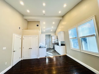 597 Chapel St Unit 2, New Haven, CT 06511