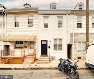 1028 Moss St, Reading, PA 19604