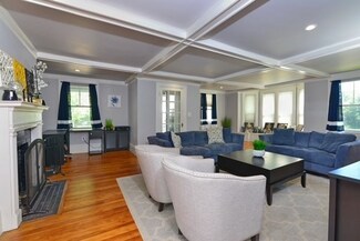 27 Summer St, Weymouth, MA 02188