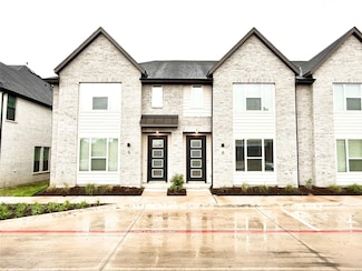 6 Red Hawk Dr, Farmers Branch, TX 75234